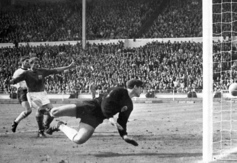 Legendarni gol Engleza za 3:2 u finalu Svjetskog prvenstva - lopta nije u cijelosti prešla gol liniju - Nijemci s Engleskom igraju na stadionu na kojem nisu poraženi od 1966.