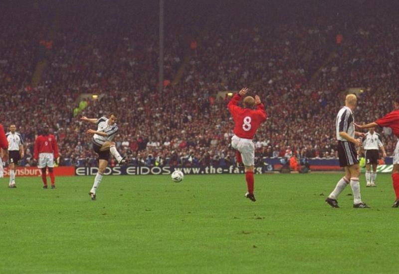 Dietmar Hamann postiže zadnji gol u povijesti na starom Wembleyju - Nijemci s Engleskom igraju na stadionu na kojem nisu poraženi od 1966.