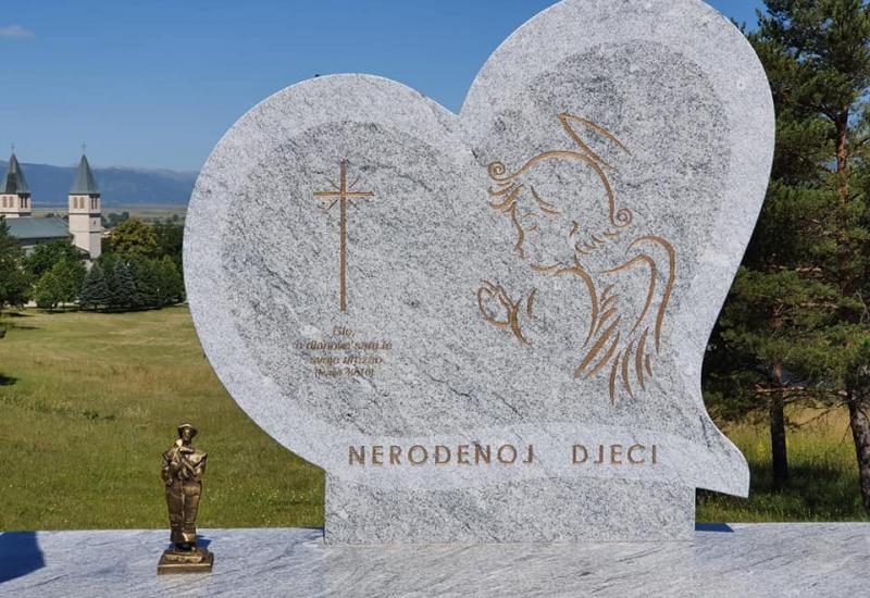 Livno: Izgrađena grobnica i spomenik za nerođenu djecu