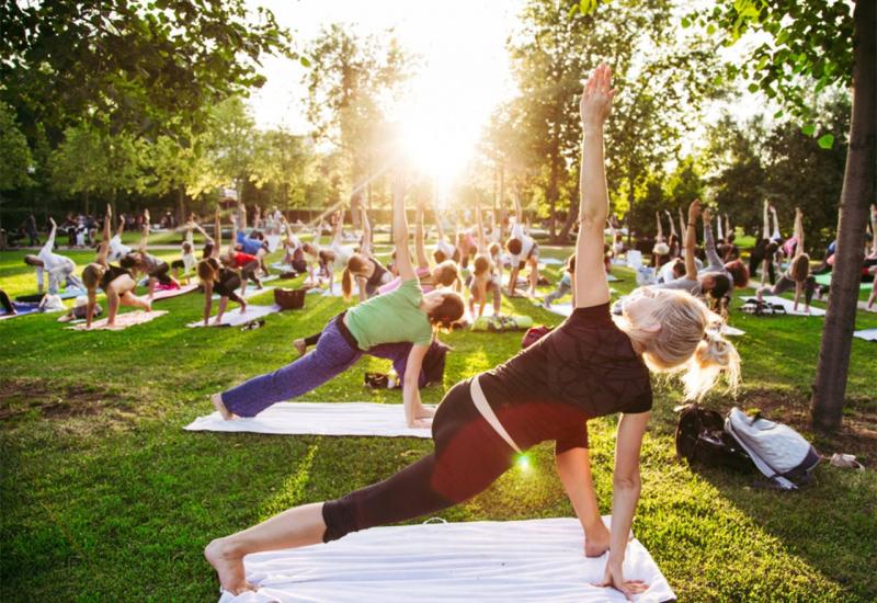 Učinite nešto za sebe: Vježbanje joge u mostarskom parku
