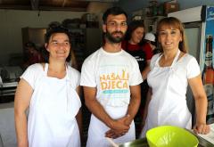 Najslađi kulinarski show u Mostaru: Osobe s invaliditetom pravile hurmašice