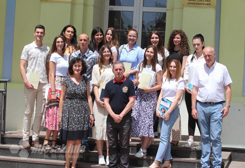 Od 17 najboljih čapljinskih srednjoškolaca čak 16 će na fakultete izvan BiH