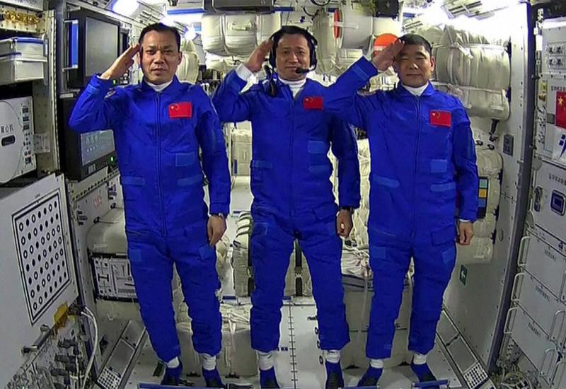 Prva svemirska šetnja kineskih astronauta s nove svemirske postaje