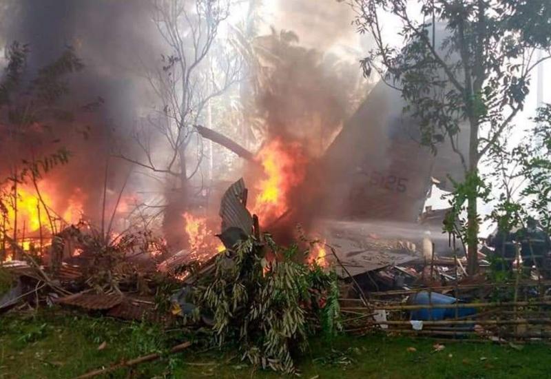 Najmanje 17 ljudi poginulo u padu filipinskog zrakoplova