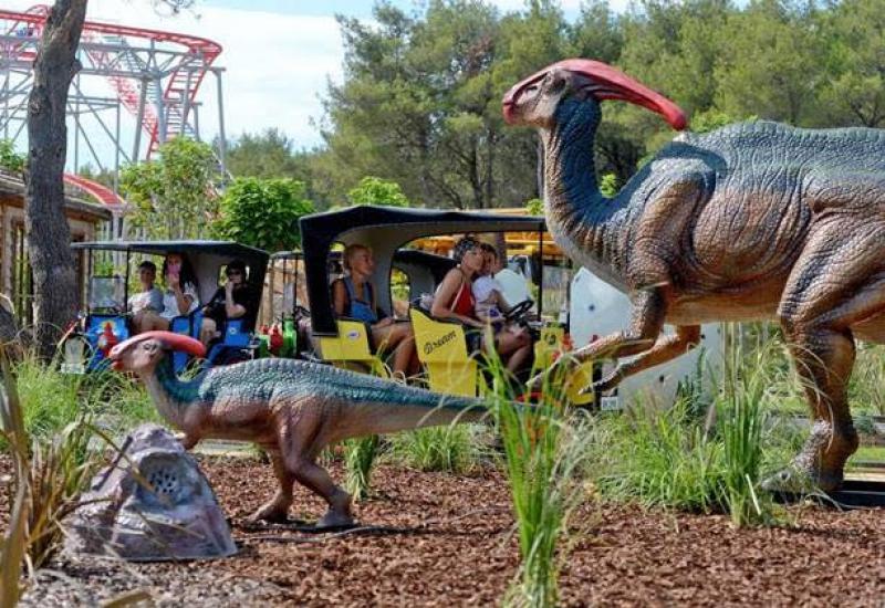 Fun Park Biograd, Dino Party - Put u svemir, na Divlji Zapad ili vožnja kroz Jurski park? Sve vas to čeka u centru zabave na našoj obali-Fun Parku Biograd!