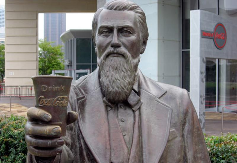 John Stith Pemberton ( 8. srpnja 1831., Knoxville, Georgia - 16. kolovoza 1888., Atlanta, Georgia) - Da nije bilo njega vjerojatno nikada ne bismo kušali Coca-Colu
