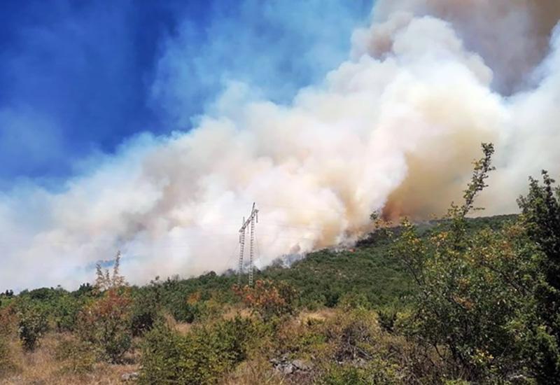 Zbog požara obustavljen promet između Ljubinja i Trebinja