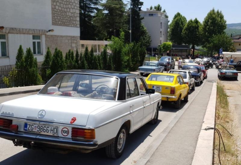 12. Međunarodni susret starodobnih vozila okupio je više od 60 automobila - Oldtimeri paradirali Hercegovinom 