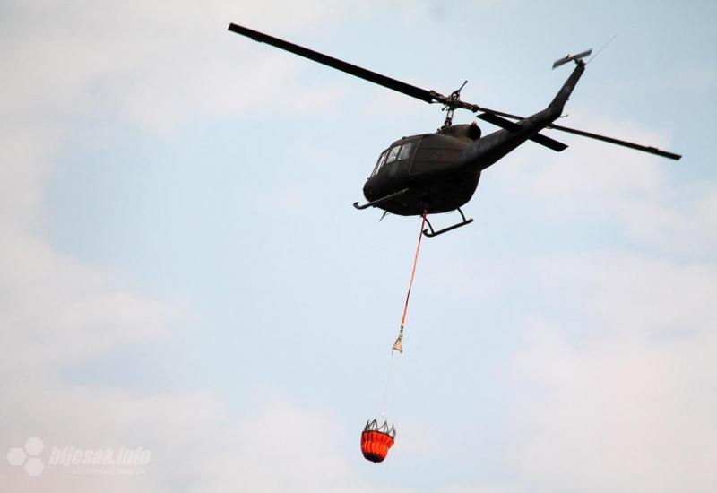 Helikopteri OS BiH pomažu u gašenju požara u Čitluku