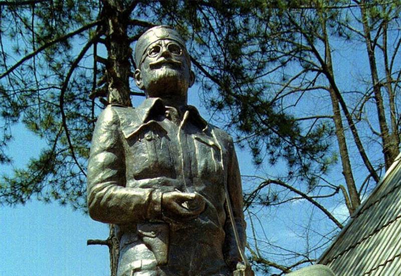 Spomenik Draži Mihailoviću u Bileći - Prije 75 godina strijeljan vođa četnika Draža Mihailović