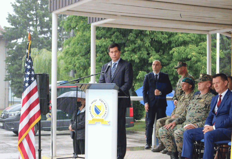 Veleposlanik SAD u BiH Nj.E. Eric Nelson - Vlada SAD donirala još 21 terensko vozilo Humvee za OS BiH