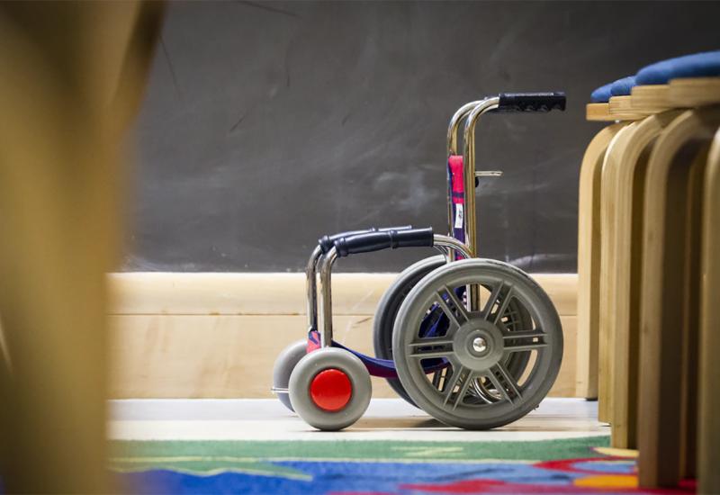Otvoreno pismo Vladi HNŽ-a: Zamijenite fotelje invalidskim kolicima ZZO-a