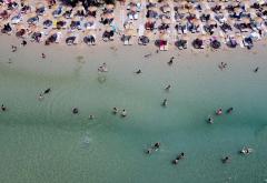 FOTO: Kupači uživaju na predivnim plažama na egejskim obalama 