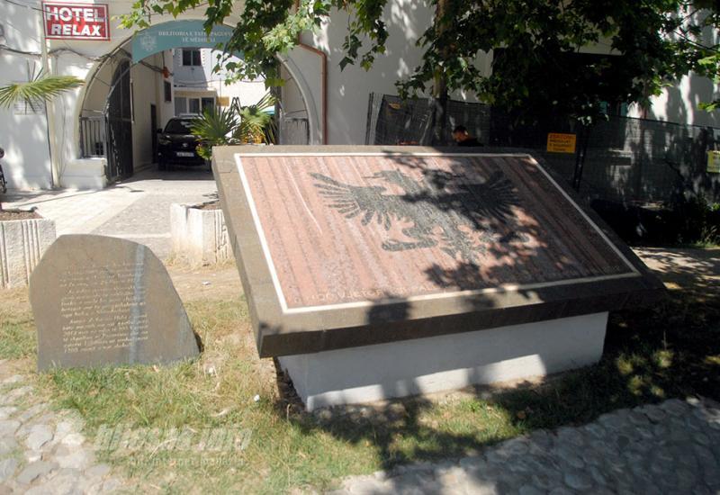 Tirana: Iz mraka Hodžinih bunkera u šarenilo i vedrinu