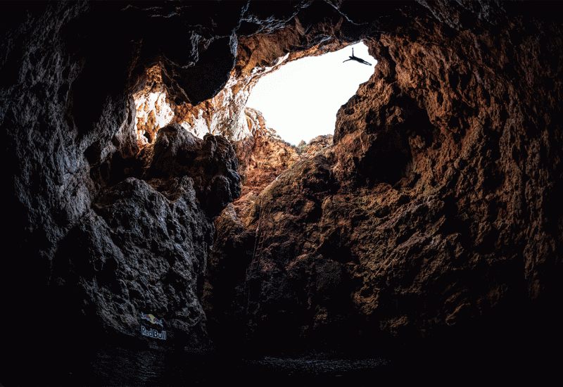 Njihov cilj bila je špilja La Cueva de la Luz (Špilja svjetlosti) - Cliff diving na Ibizi: smioni skok u nepristupačnu špilju