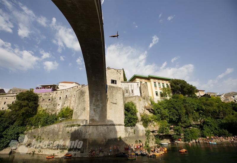 455. tradicionalni skokovi sa Starog mosta  - GALERIJA FOTOGRAFIJA: Pogledajte atmosferu skokova sa Starog mosta