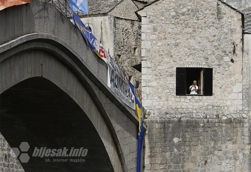 GALERIJA FOTOGRAFIJA: Pogledajte atmosferu skokova sa Starog mosta