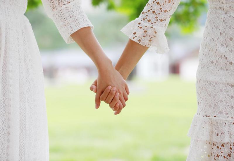 U Crnoj Gori sklopljen prvi gej brak, vjenčale se dvije djevojke