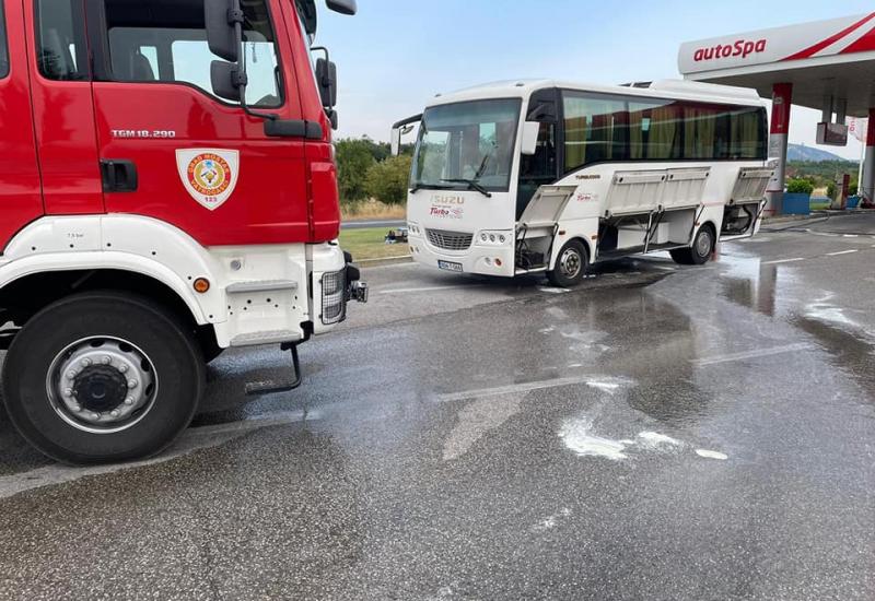 Mostar: Požar na autobusu