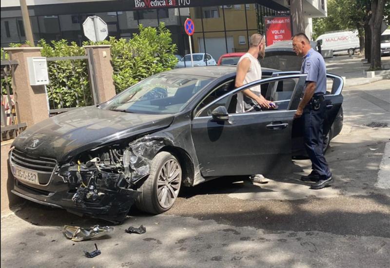 Prometna u Mostaru: Vozilo 'završilo' u betonskoj ogradi