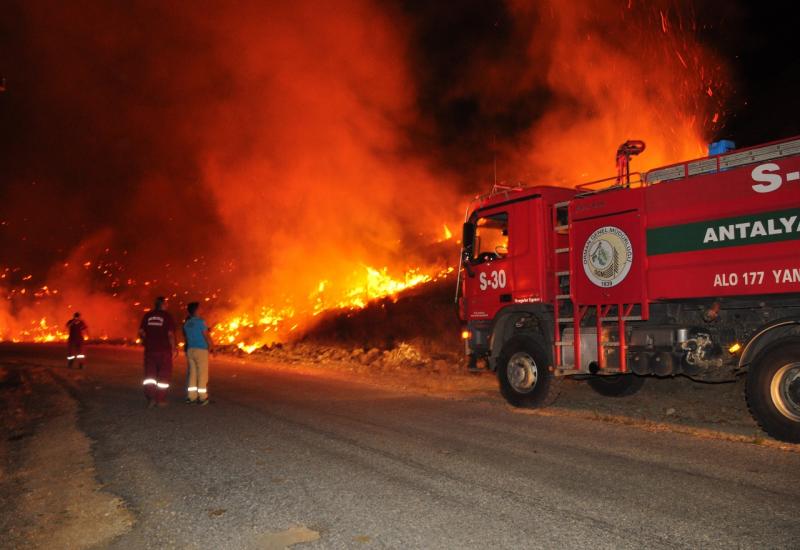 Požar guta jug Turske 