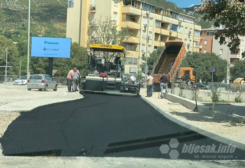 Mostar: Stigao asfalt na novi kružni tok