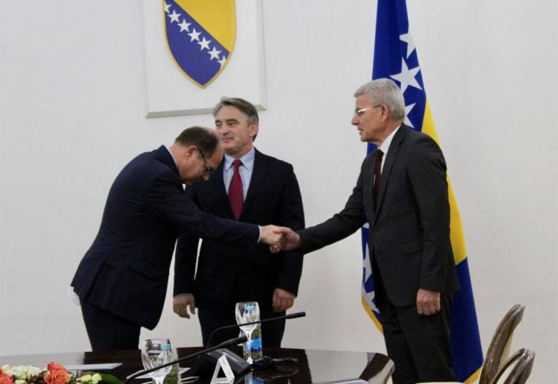 Sastanak bez Dodika: Neću samo sjediti i gledati