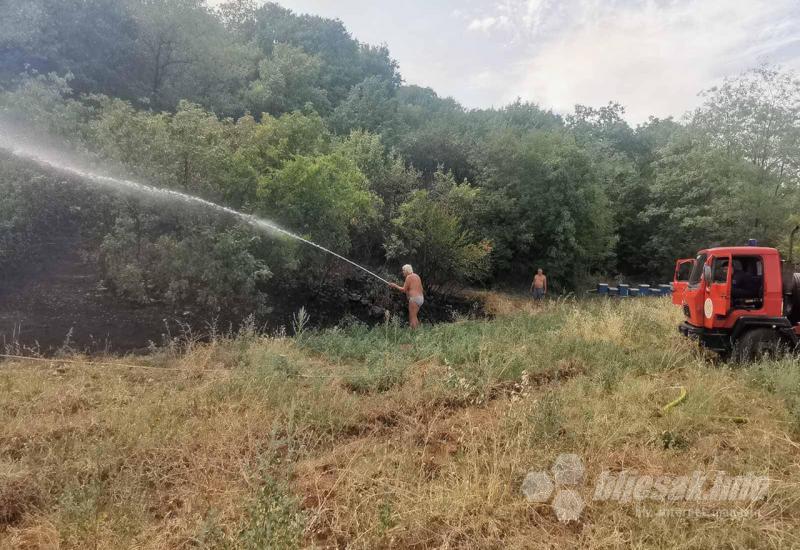 Obilna kiša ugasila većinu požara u Hercegovini