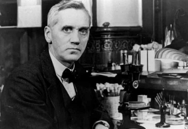 Alexander Fleming (6. kolovoza 1881., Darvel, Velika Britanija - 11. ožujka 1955., London, Velika Britanija) - Otkrićem penicilina ovaj je znanstvenik promijenio svijet medicine