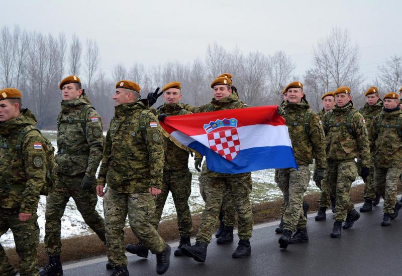 Hrvati bježe iz vojske