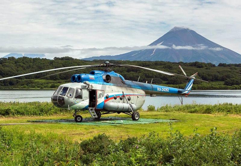 Ruski helikopter Mi8 - Smrtonosni turizam: U jezero pao helikopter s turistima