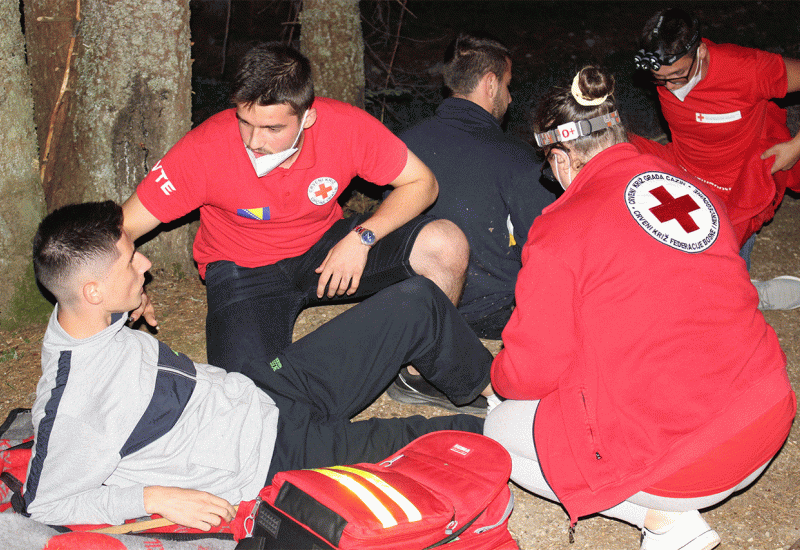 Pokazna vježba spašavanja iz požara - Volonteri Crvenog križa spasili 17 ozlijeđenih u požaru na Bjelašnici