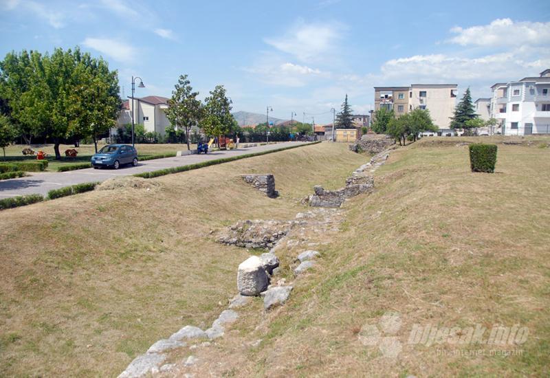 Lješ: Skenderbegovo vječno počivalište i gradić iznad kojeg lebdi duh mnogih naših fratara