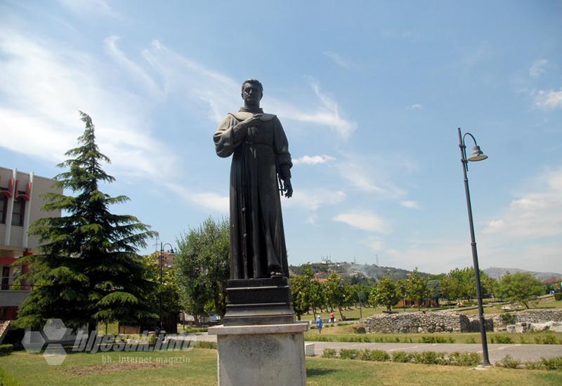 Lješ: Skenderbegovo vječno počivalište i gradić iznad kojeg lebdi duh mnogih naših fratara