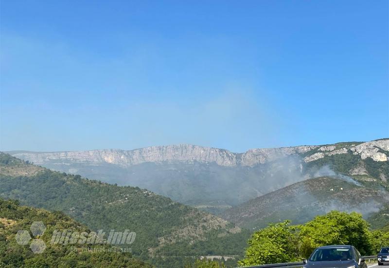 Požar u Vituši - Vatra između kuća u Đubranima; gori i u selu Vituša