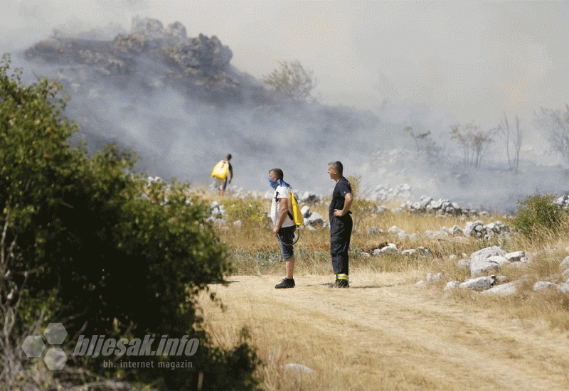 Požari u Hercegovini još uvijek aktivni 