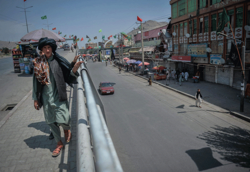 Prizori iz Kabula - Život u Kabulu: Žena nema na ulicama, glazba je utihnula, a patrole su posvuda