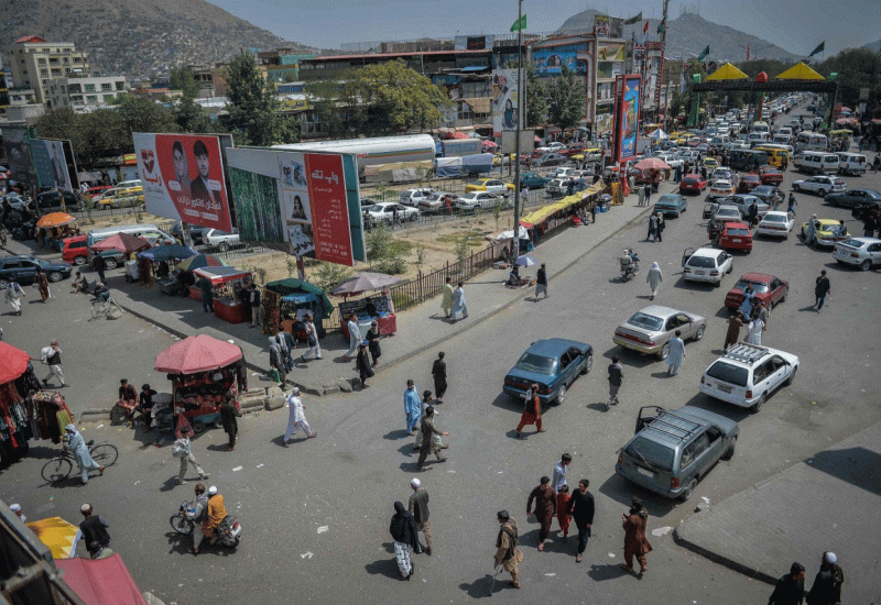 Prizori iz Kabula - Život u Kabulu: Žena nema na ulicama, glazba je utihnula, a patrole su posvuda