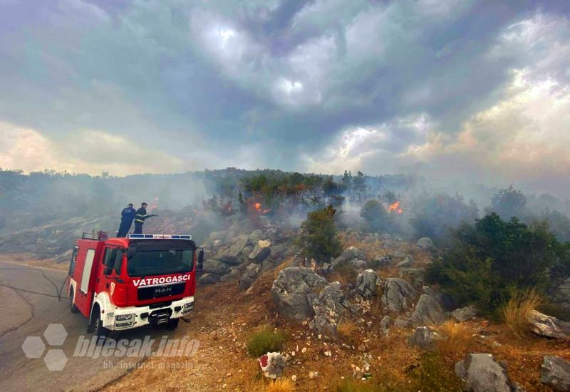 Mnogo posla za vatrogasce: Novi požari u Mostaru, Neumu i Čapljini