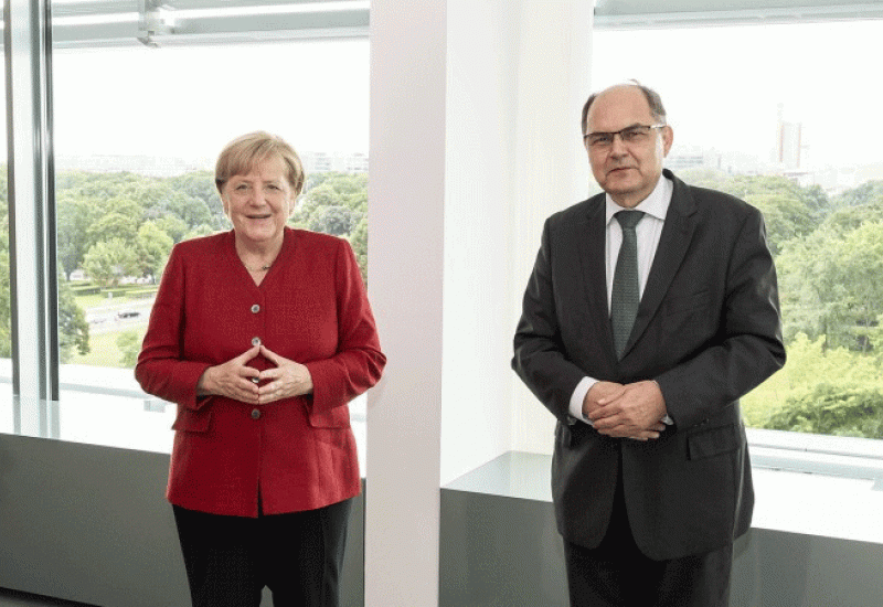 Puna podrška Schmidtu od Merkel - Puna podrška Schmidtu od Merkel