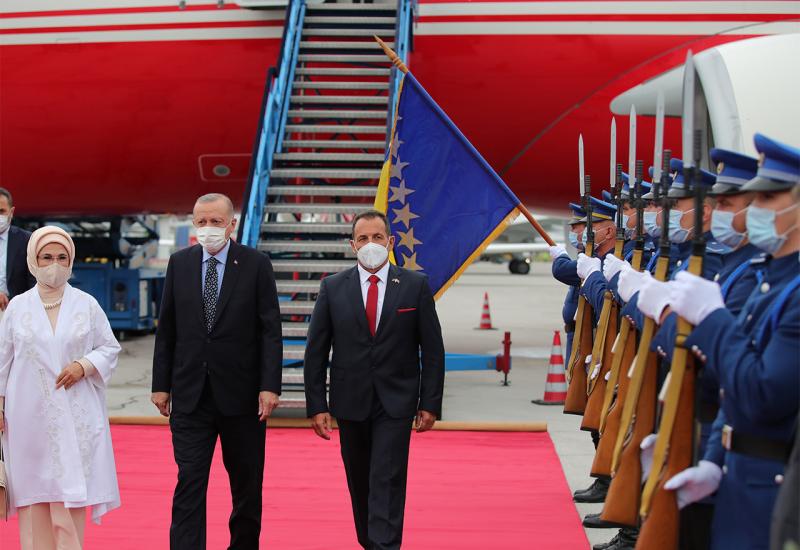 Erdogan doputovao u Sarajevo, prvo će na vjenčanje pa u Predsjedništvo BiH