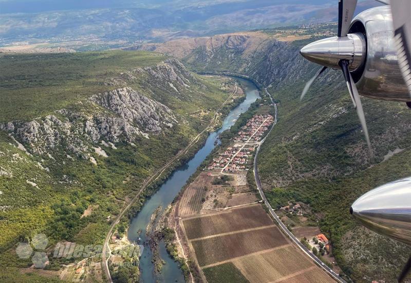 VIDEO | Nebom iznad Hercegovine s Flying Bulls