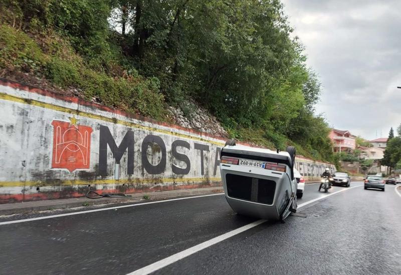 Mostar: ''Jedinica'' završila na krovu