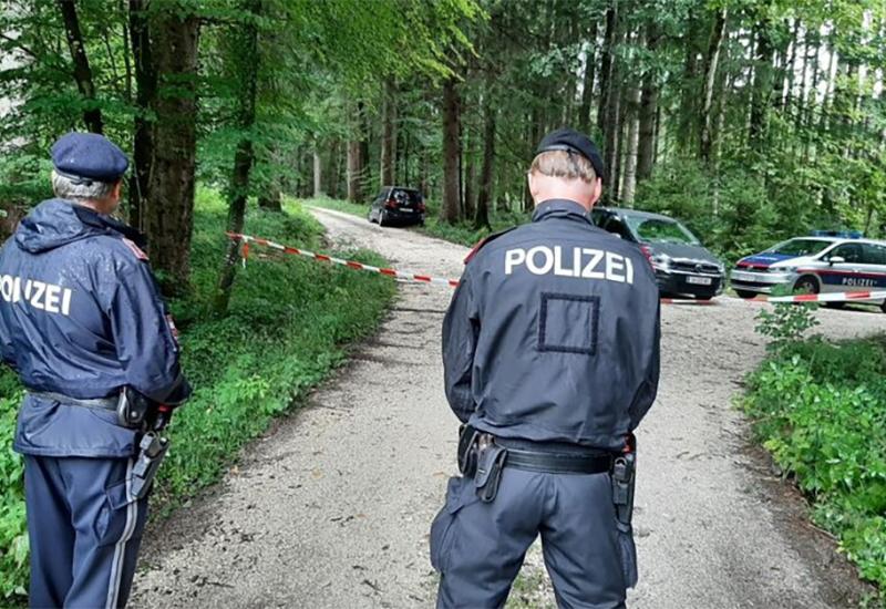Policija na mjestu ubojstva - Strava u Austriji: Bosanku bivši suprug nasmrt pretukao metalnom šipkom zbog prodaje stana