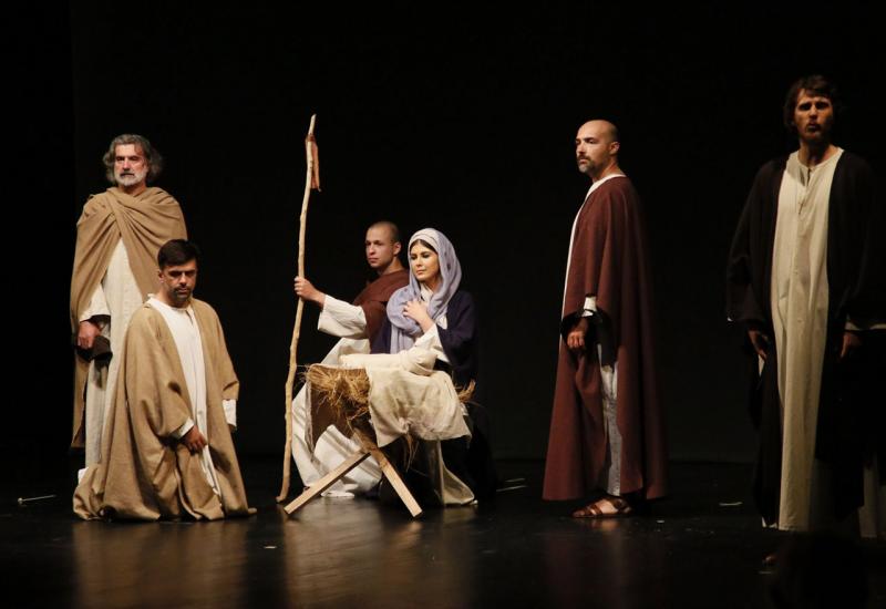 U Jajcu gostovali glumci HNK Mostar s predstavom 'Isus, Sin Čovječji'