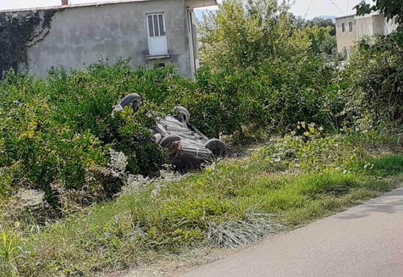 Vozilom u zavoju sletio s ceste u Metkoviću i poginuo