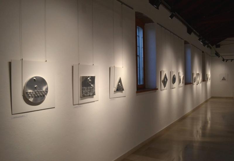 Hercegovačke umjetnice otvorile izložbu galeriji Kninskog muzeja - Hercegovačke umjetnice otvorile izložbu galeriji Kninskog muzeja