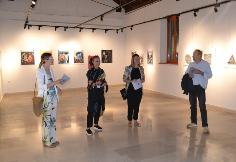 Hercegovke predstavile djela u galeriji Kninskog muzeja