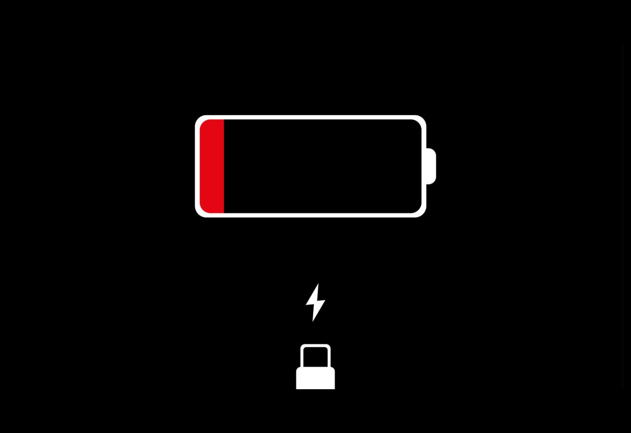 Low battery apple. Low Battery iphone. Разряженный смартфон. Iphone 14 Low Battery. Low Battery 1%.