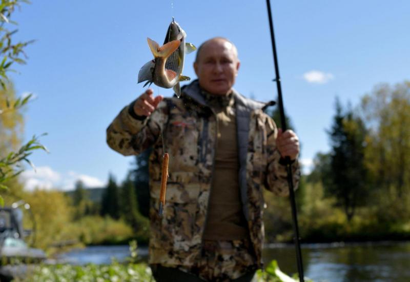 Putin se pohvalio ribolovnim sposobnostima 